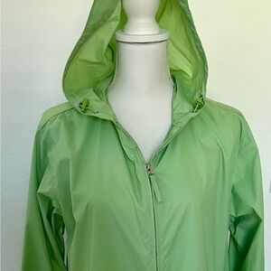 L.L. Bean rain gear Mint green Jacket windbreaker with hood and pockets size M